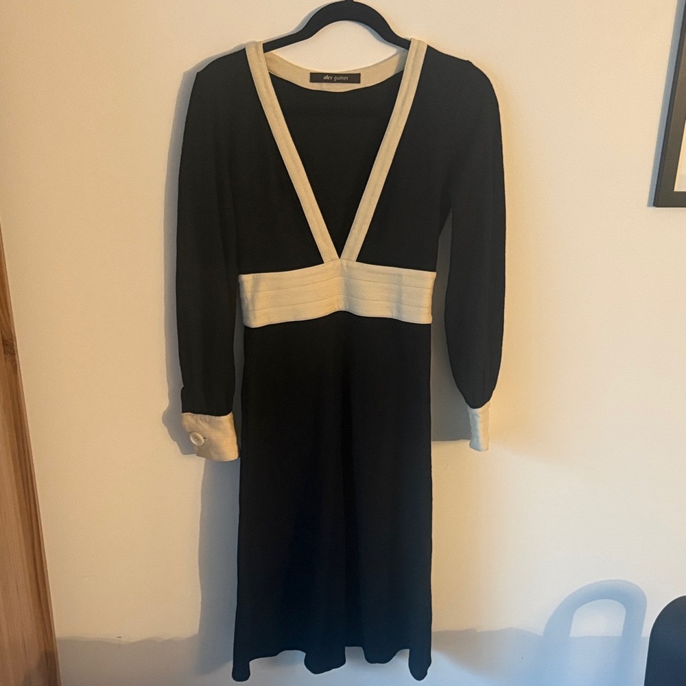 Chic Black and Cream Long Sleeve Dress
